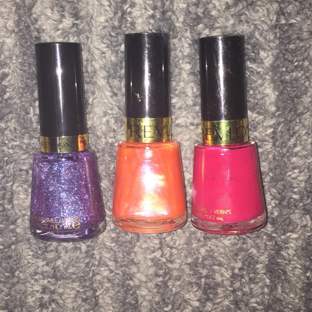 Bundle of three revlon nail polishes